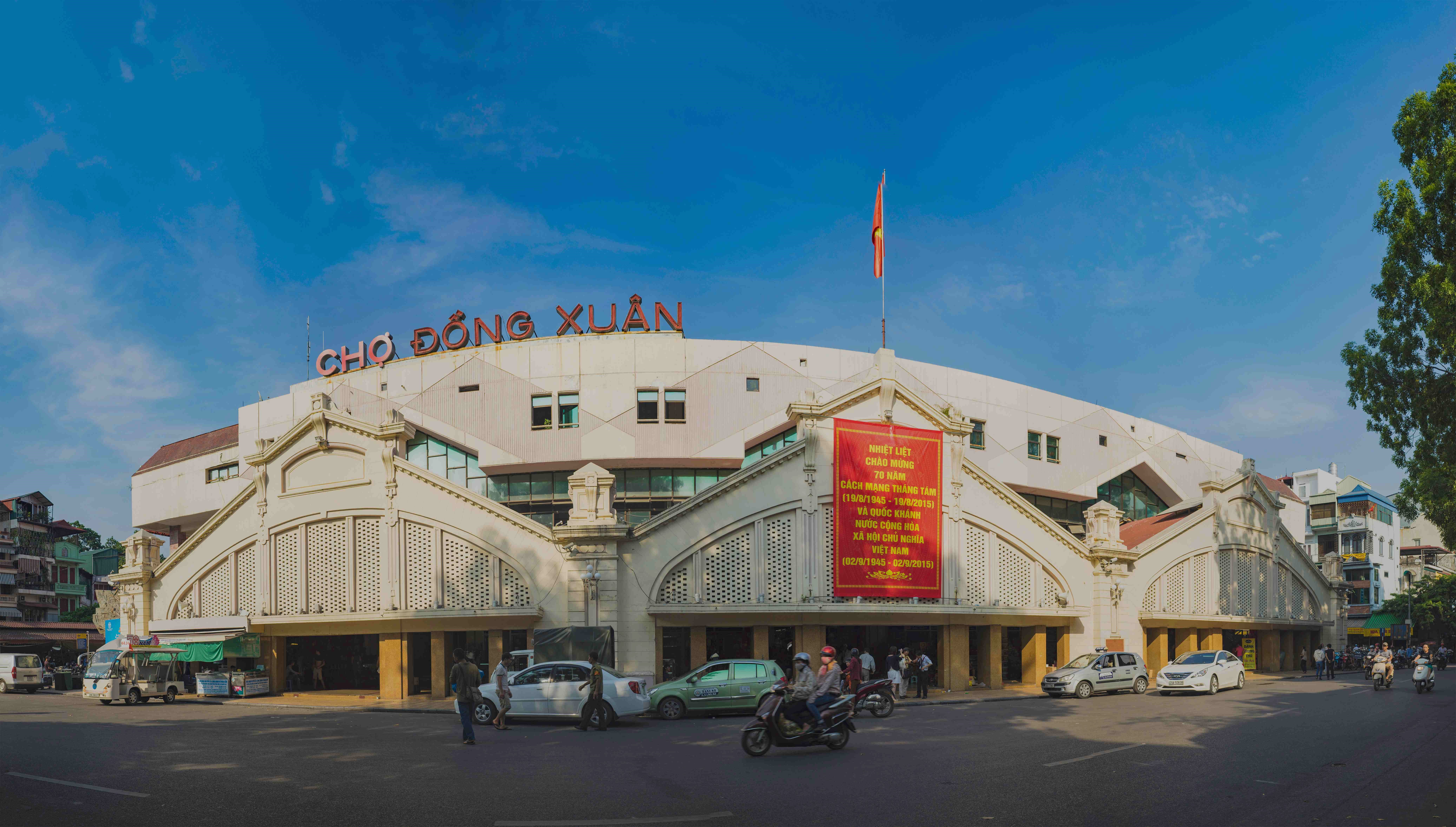 Dong Xuan Market 